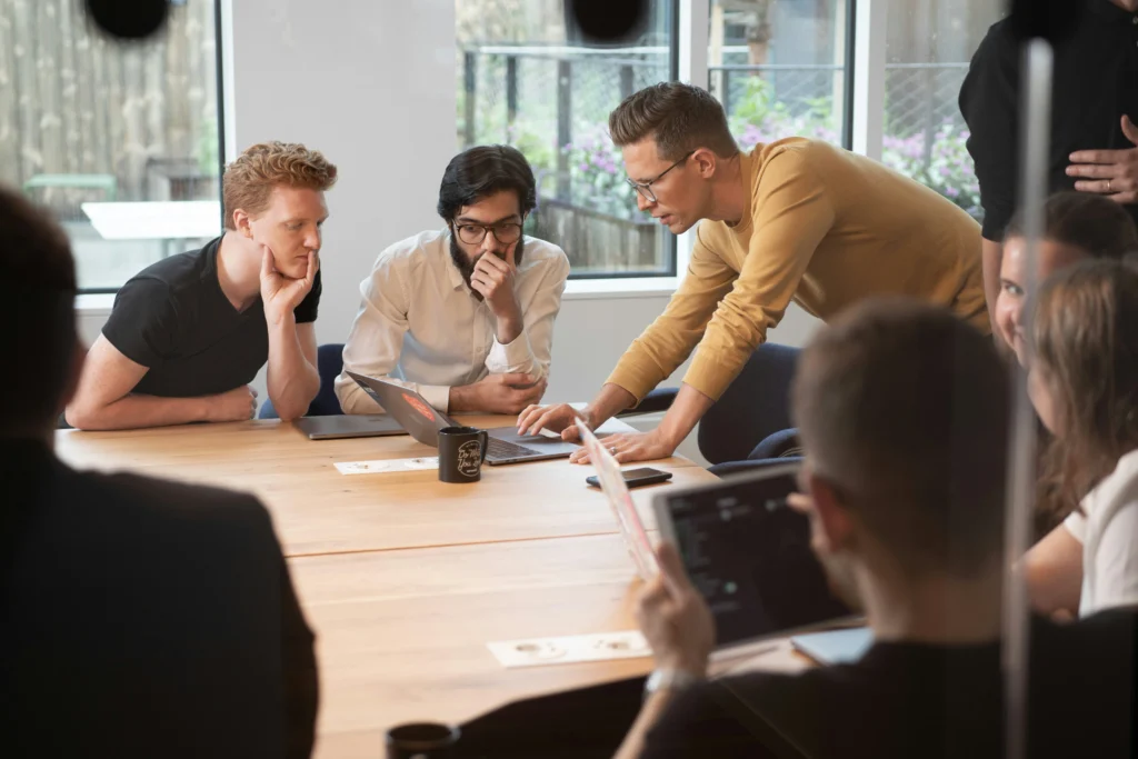 How to Articulate Thoughts Clearly in a Meeting